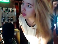 Amateur Webcam Teen Flashes Masturbates