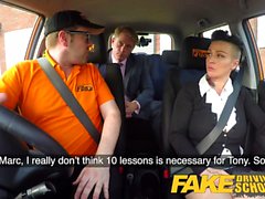 Fake Driving School Busty affärskvinna Tory Candi