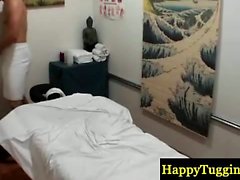 Asian babe gives a happy end to massage