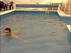 Bisex Lo que jugar en la piscina del complejo