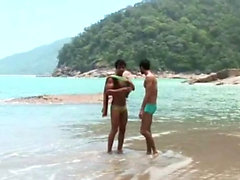 Dois Acople Gay Aproveitando Sexo anal In Beach