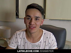 LatinLeche - Infermiera sexy viene scopata e lavata con sperma