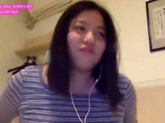 fille poilu chinois se répand le cul sur Skype (partie 1)