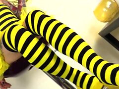 Bee Footfetish cosplayer sukissa
