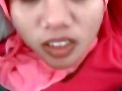 Teenager Cameriera indonesiana Provare Bianco Dick La prima volta