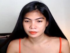 Jolie transsexuelle Pinay Babe se masturber sur webcam