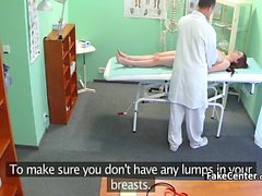 Arzt fucks teen slut im Krankenhaus Büro