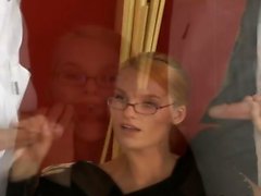 Luiseva hollantilaisen blondi tyttö kolmikko Arousement istunnossa