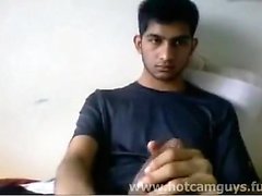 Sveglio eccellente Tirante indiano masturba in cam - Parte 1