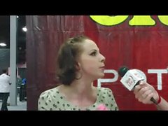 Пираньи 3D В ролях услуги знаменитых порнозвезд Gianna Michaels Интервью провела при AVN Awards