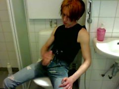 Boy - urine dans des jeans