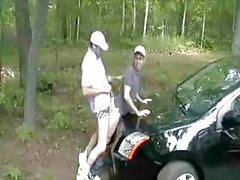 M'a Fucked au cours le capot de sa voiture . CHAUD!
