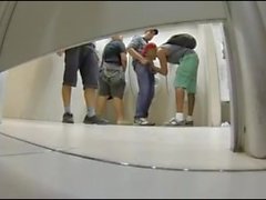 Twinks Having Sex in Public Bathroom / Twinks, които правят секс в обществе