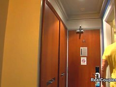 Diversión pareja real son filmados en el hotel