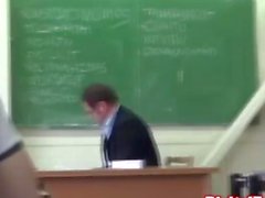 Mierda loca sala de clase con un brunette atractivo