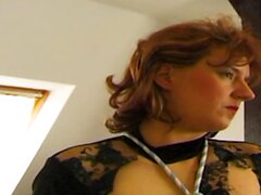 Deutsche Sklavenmädchen werden bei BDSM Session bestraft