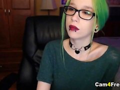 De Goth de Babe Gets naughty con cámaras en vivo