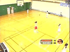 Frech japanischen Basketball-Spieler ihre lovel vorführt