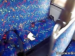 Haarig Britisch Amateur Bangs auf Linienbus