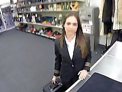 Fucking eine Latina Stewardess am Pfandhaus