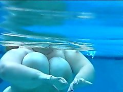 seins de l'eau