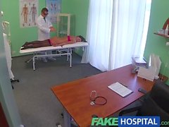 FakeHospital Arzt Zauber Hahn ergibt Vokal geilen Orgasmen von Patienten