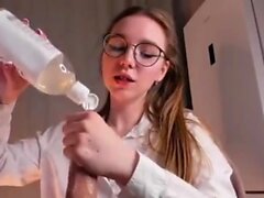 Nerdy Freyua Handjob ja Blowjob-ing Dildo