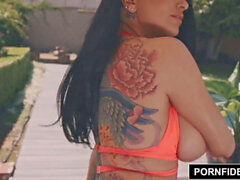 Sophie dee, asia big titts im pool