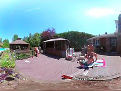 3-vägs Porn - VR Orgy by the Pool i Public 360