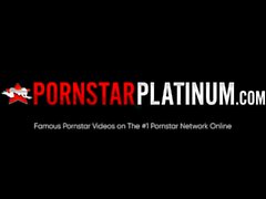 Pornostarplatinum milf milf nina elle ha leccato e inchiodato duro