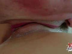 Brunette pornostar sesso e facciale