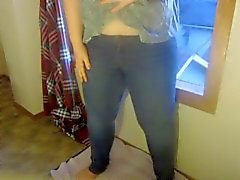 Teen Fuktning in tighta jeans