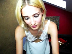 amateur blondine unterwäsche solo webcam 