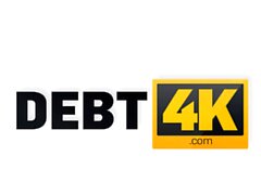 Debt4K. Collector rintraccia un grazioso debitore biondo e scopa