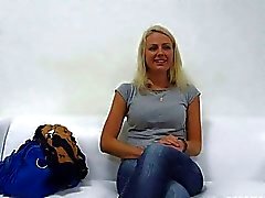 Beaty Blonde Mädchen Jana Ficken Interview