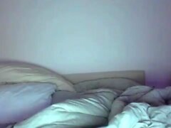 Pequenas titted brinquedos de babe seu bichano pela webcam