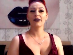 Redhead hottie on hauskaa webcam