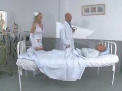Enfermera de adolescente de Mandy se folla de sus pacientes