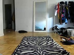 Tgirl in Dessous Strip und Masturbation