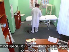 Medico fottutamente procace paziente piccolina di ospedaliera falso
