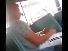 Huge Dick Gefangen auf dem Bus