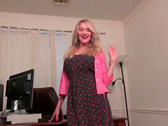 American milf Kyle shows us her naughty side