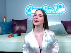 Camsoda-Horny Teen usando consolador