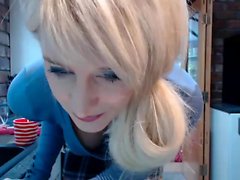 teen wowkatina flashing boobs in live webcam