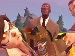 Traqueur d'Overwatch obtient baisé par Team Fortress 2 Scout et Spy