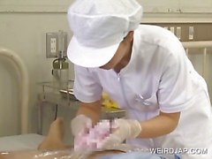 Asians handjob vererek tecavüz