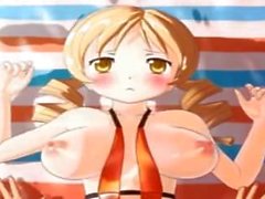 Tempo divertente in spiaggia con Tomoe Mami